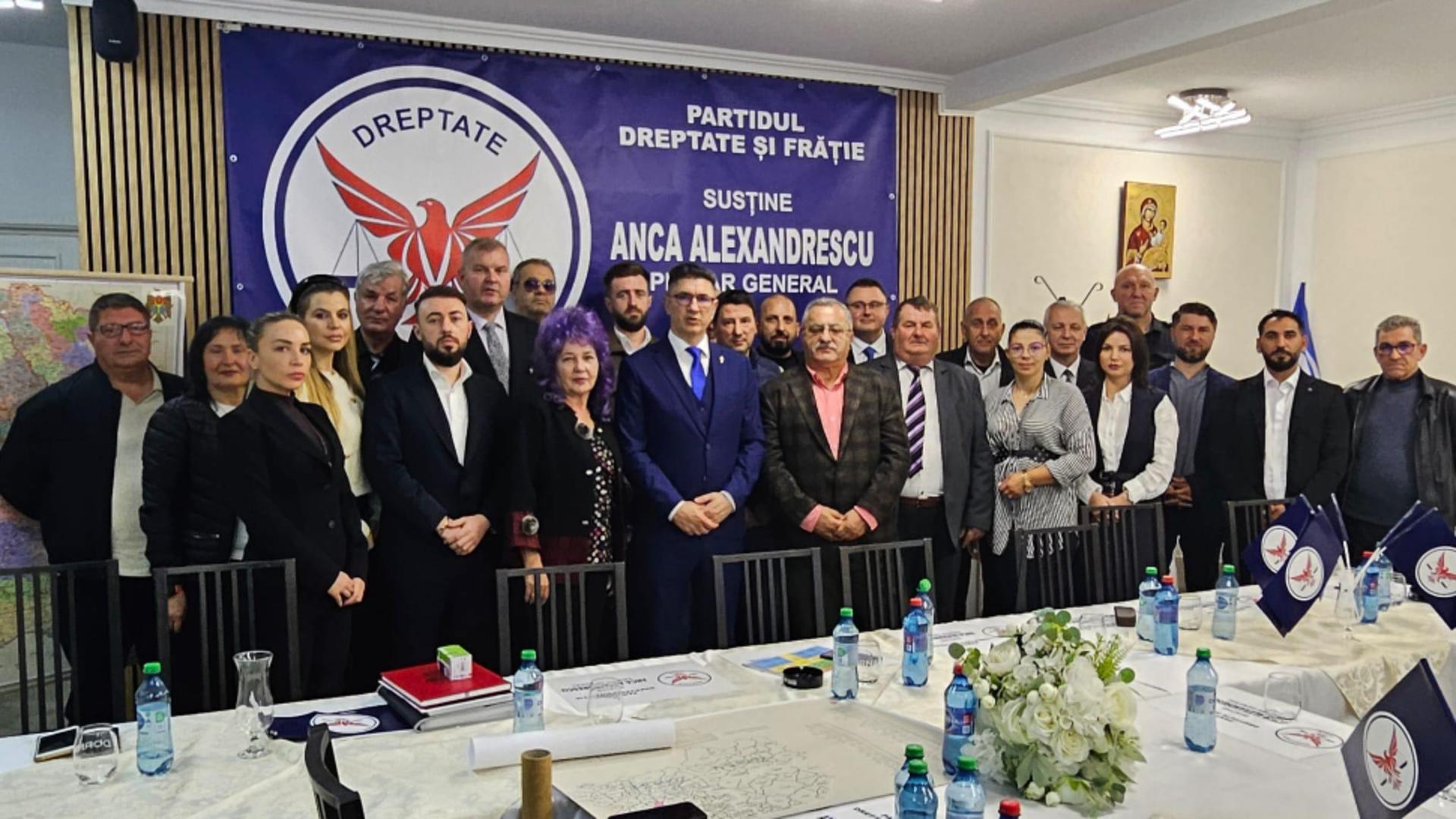 Lazarus consideră că suveraniștii trebuie să fie uniți