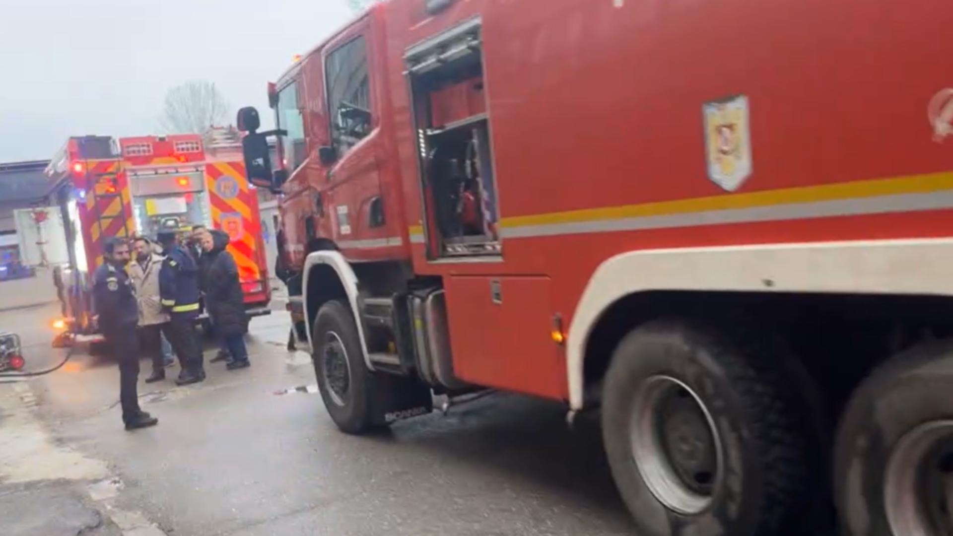 Incendiu la Spitalul Județean din Reșița: zeci de pacienți, evacuați de urgență/ Captură video