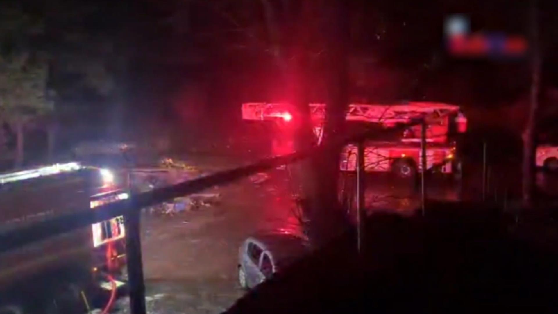 Incendiu la Spitalul Municipal din Caransebeș: zeci de pacienți, evacuați în ploaie/ Captură video