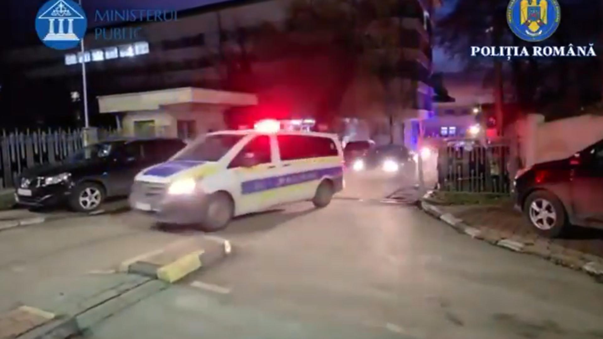 Percheziții de amploare la rețeaua cu buletine false, vândute unor cetățeni străini Captură video