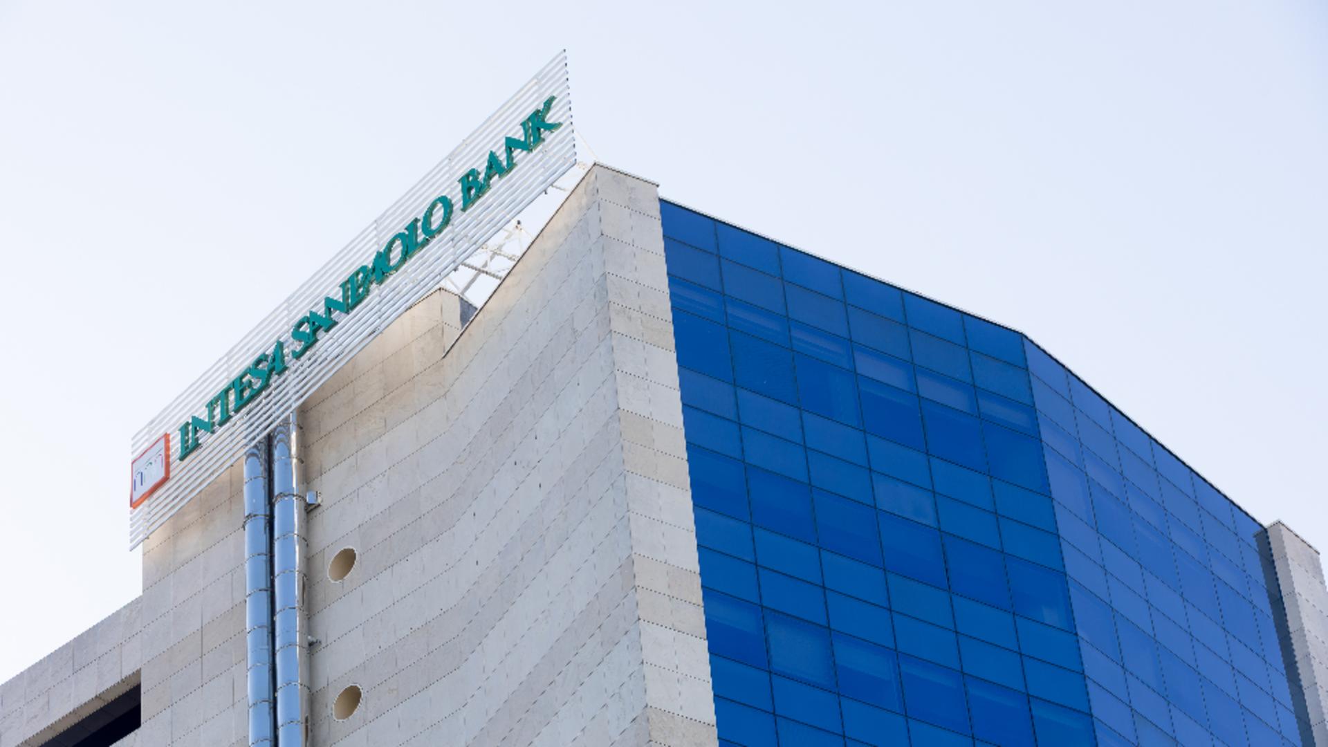 Intesa Sanpaolo Bank anunță încheierea procesului de fuziune prin absorbție a First Bank