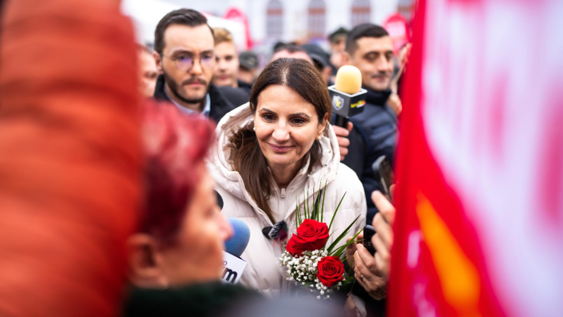 Adversarii sunt disperați, Anca Alexandrescu crește în sondaje zi de zi