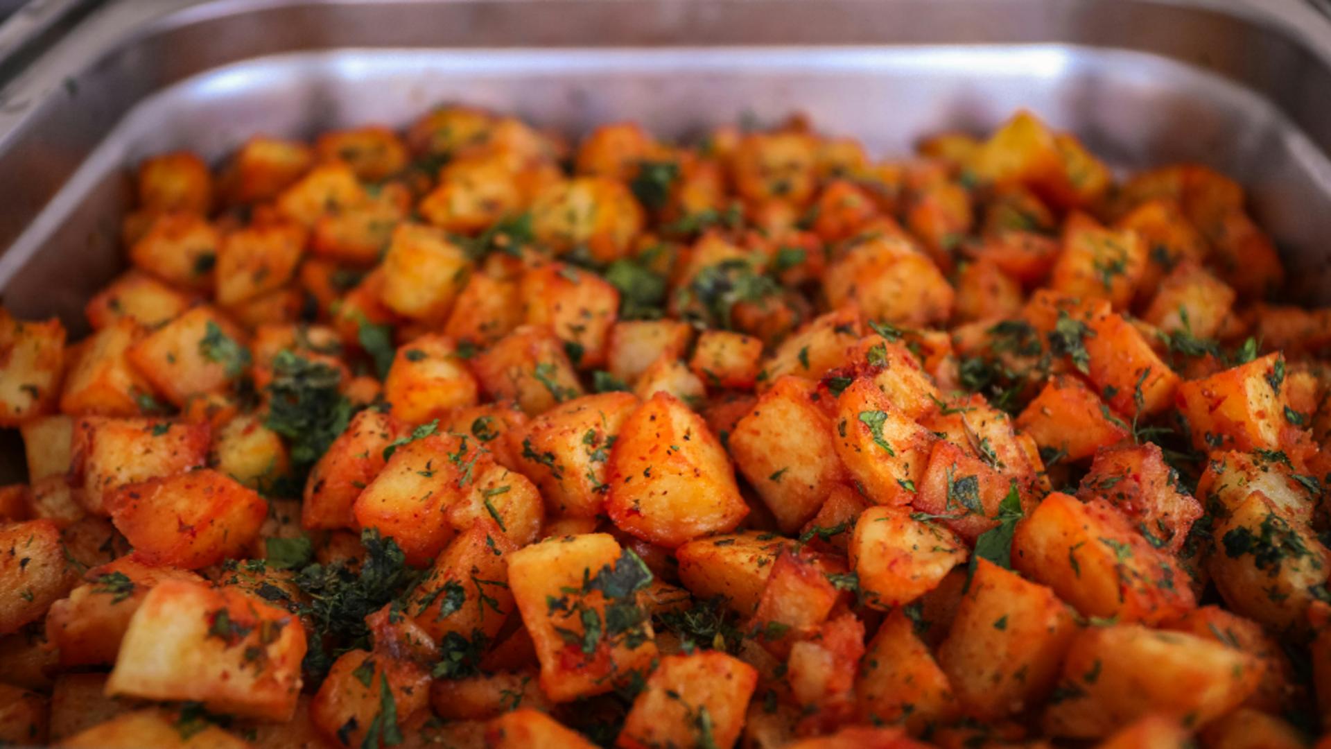 Cartofi țărănești, rețeta celui mai bun preparat de post. Ingredientul care le conferă un gust aparte