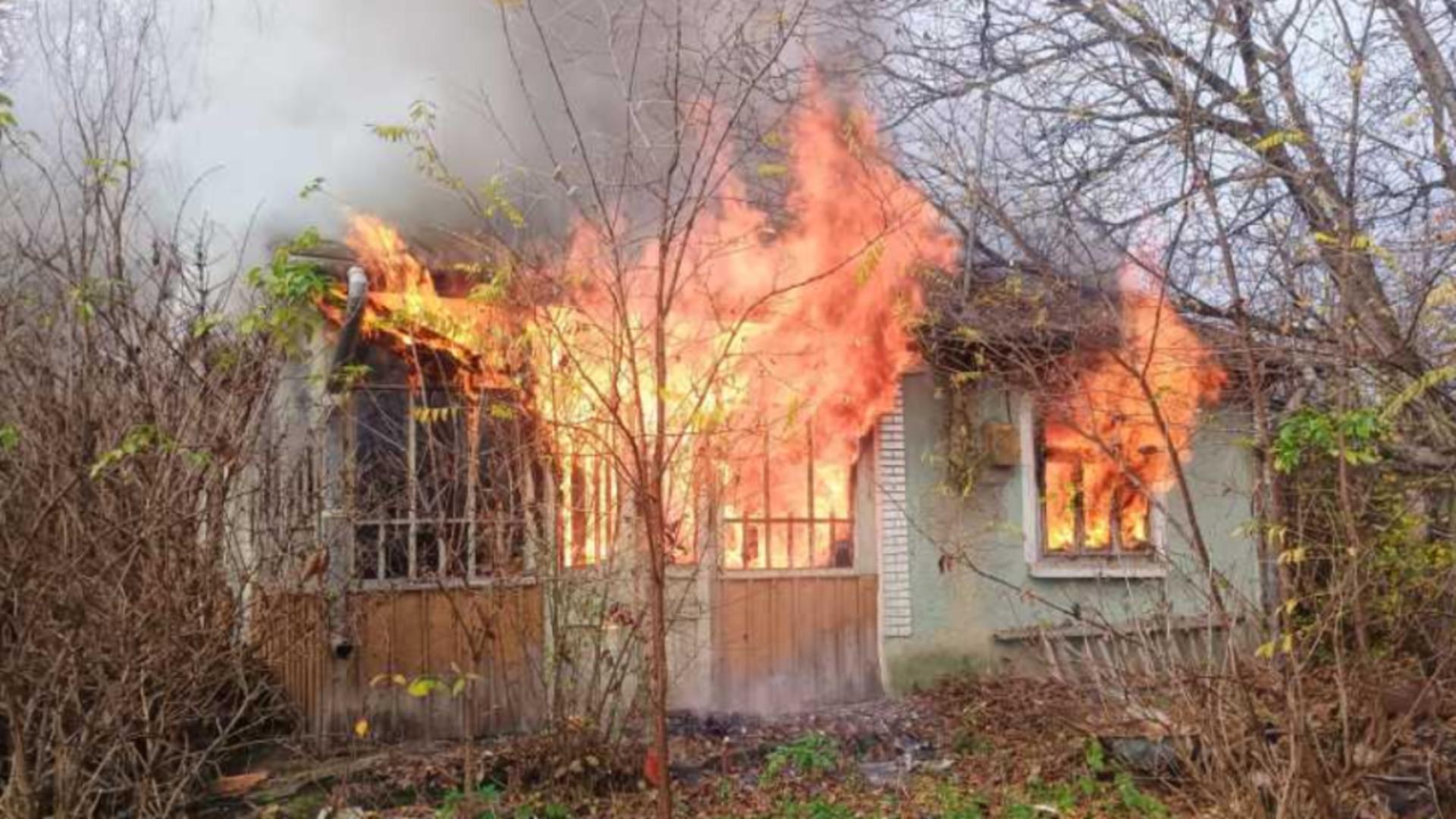 O casă a ars din temelii în localitatea Hănești, Botoșani