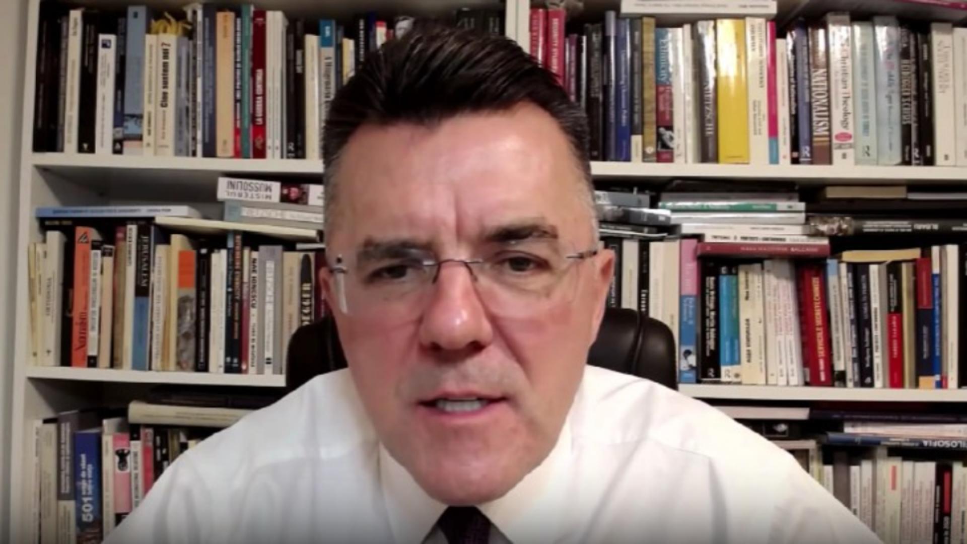 Dan Dungaciu avertizează că amânarea raportului privind anularea alegerilor agravează situația actualilor conducători. Lovitura de grație ar putea veni de la Trump