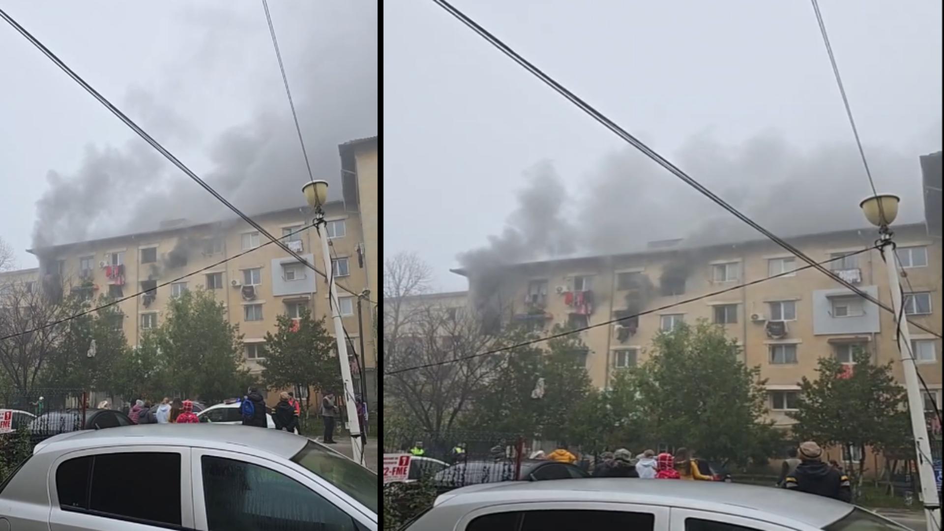 Explozie de gaze, urmată de incendiu, într-un bloc din Balş. 2 victime sunt la spital, în stare gravă  - VIDEO/FOTO