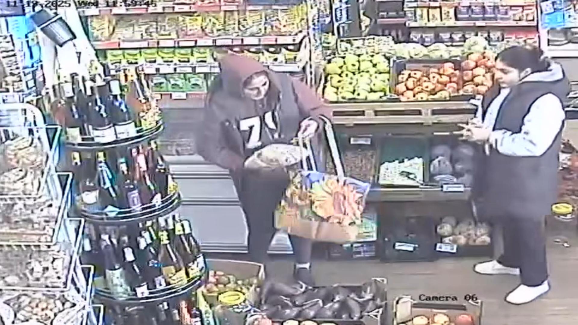 Au venit la cumpărături, dar au plecat fără să plătească