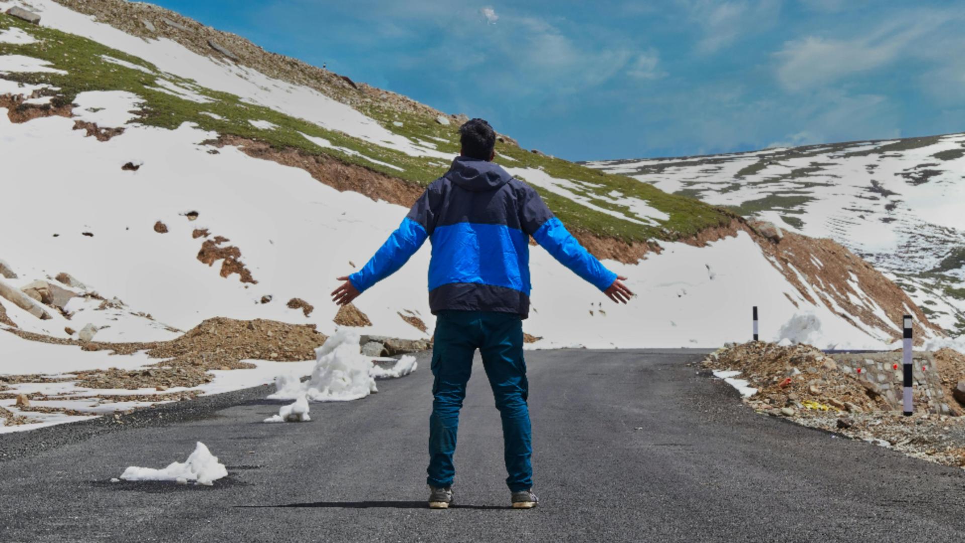 Horoscopul lunii decembrie 2025. Finaluri karmice și noi începuturi predestinate