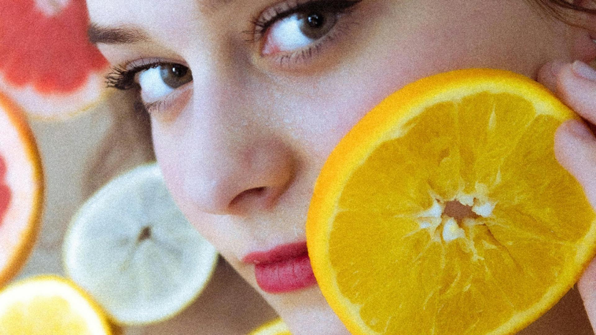 Măști faciale pe bază de lămâie. Ideale pentru tenurile cu porii dilatați