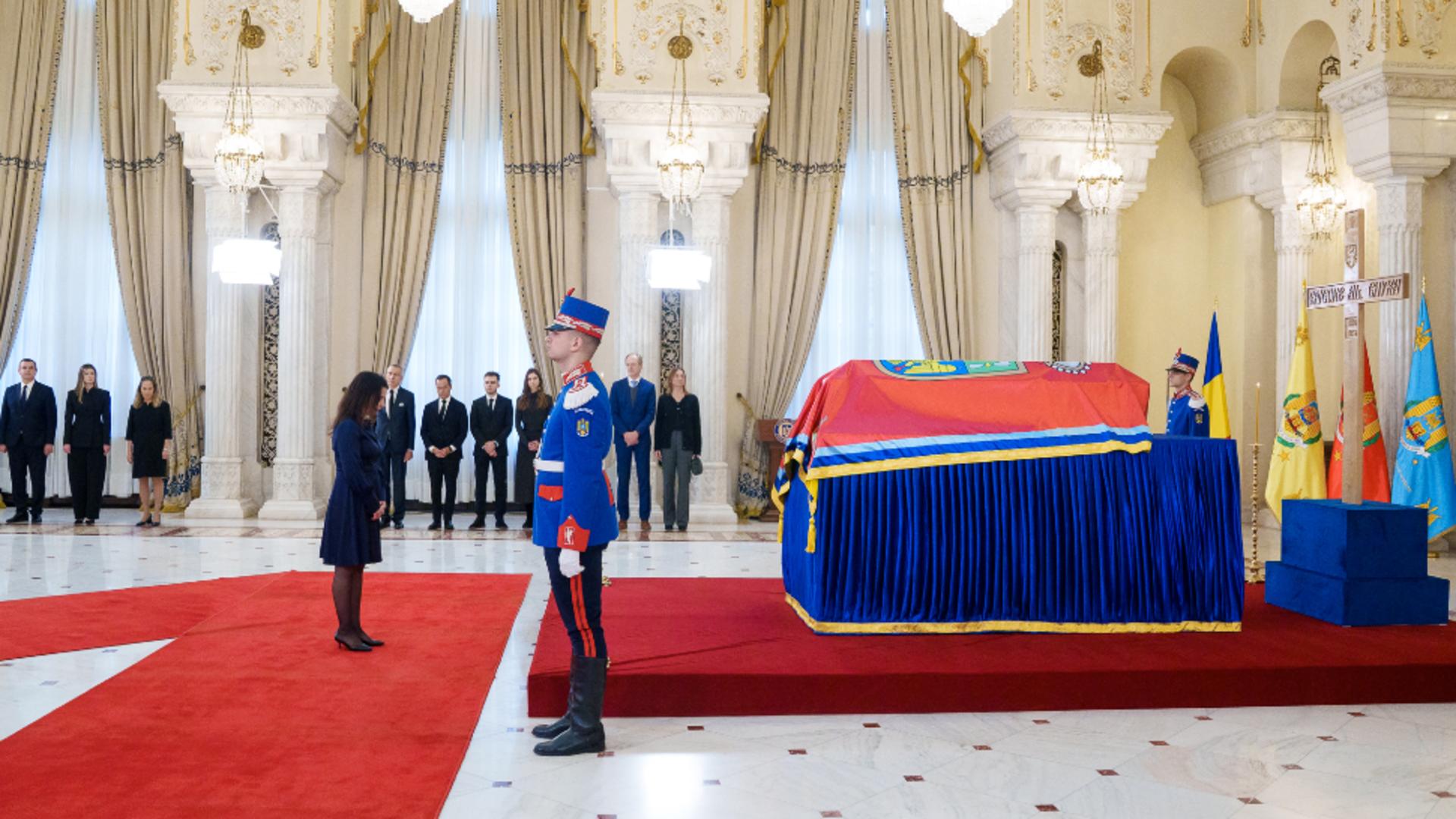 Sicriul ultimului Domn al Moldovei, Grigore Alexandru Ghyka, depus la Palatul Cotroceni: momente solemne / Foto: Administrația Prezidențială