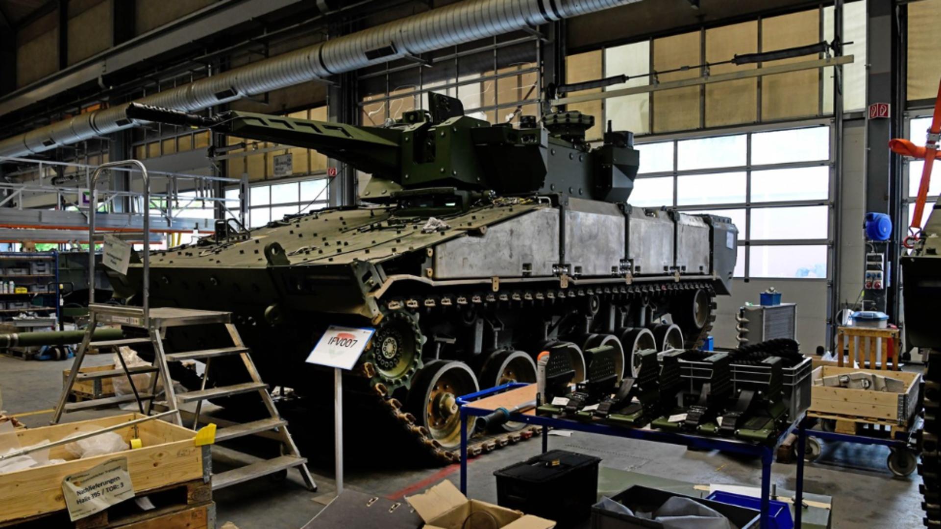 Blindat Lynx în uzina Rheinmetall. Foto: Profimedia