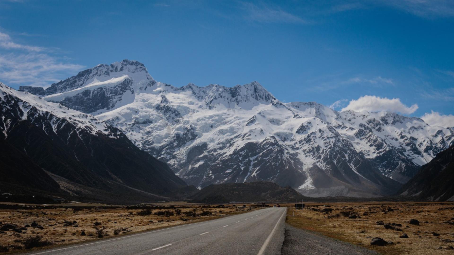 Expediție sfârșită dramatic în Noua Zeelandă: doi alpiniști găsiți decedați pe muntele Cook/ Profimedia