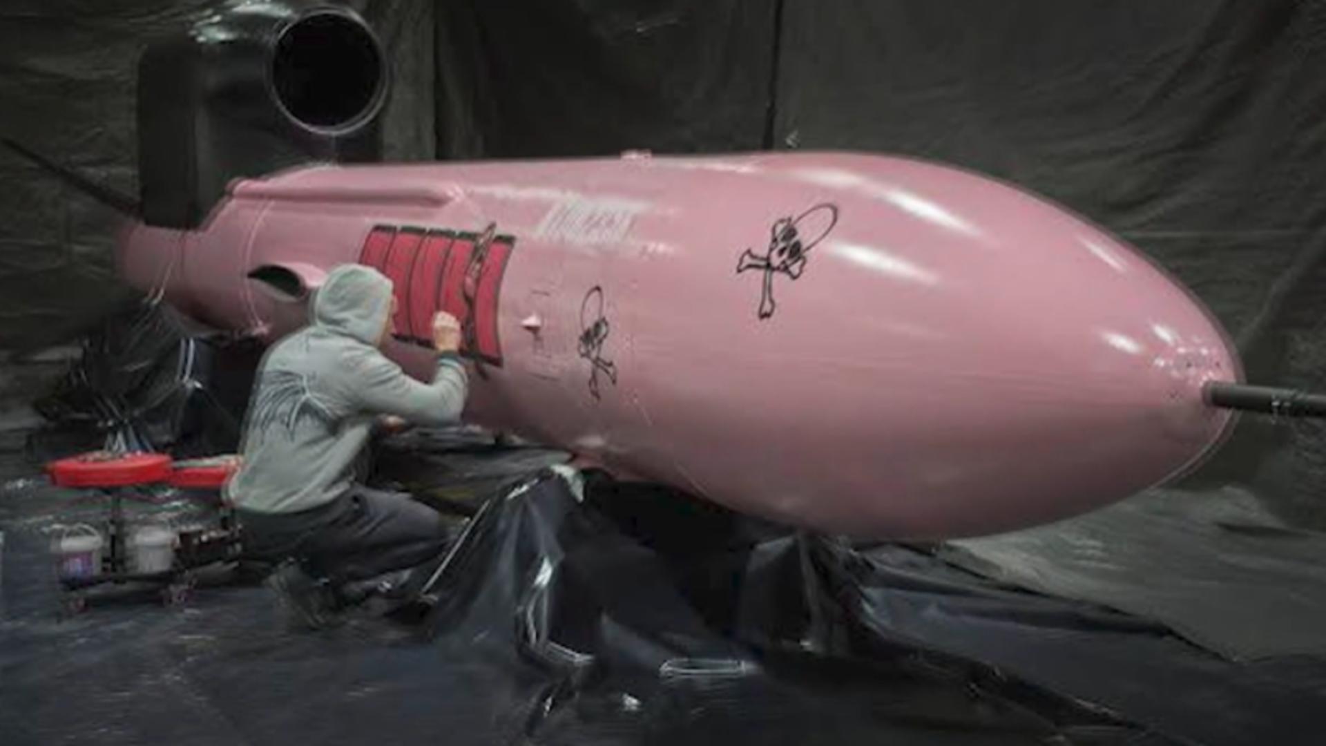 Ucrainenii îl vânează pe Vladimir Putin cu racheta roz Flamingo