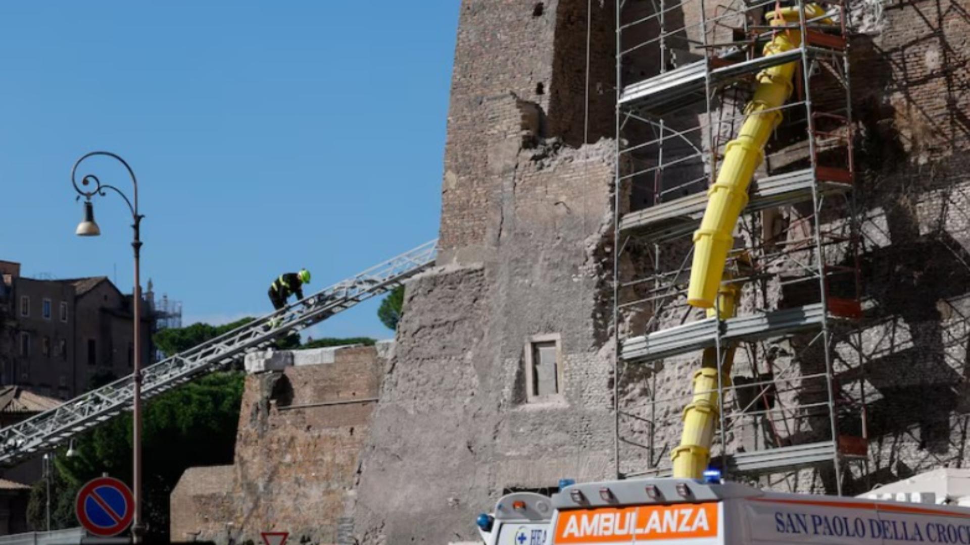 В Риме обрушилась башня Конти на Императорских форумах