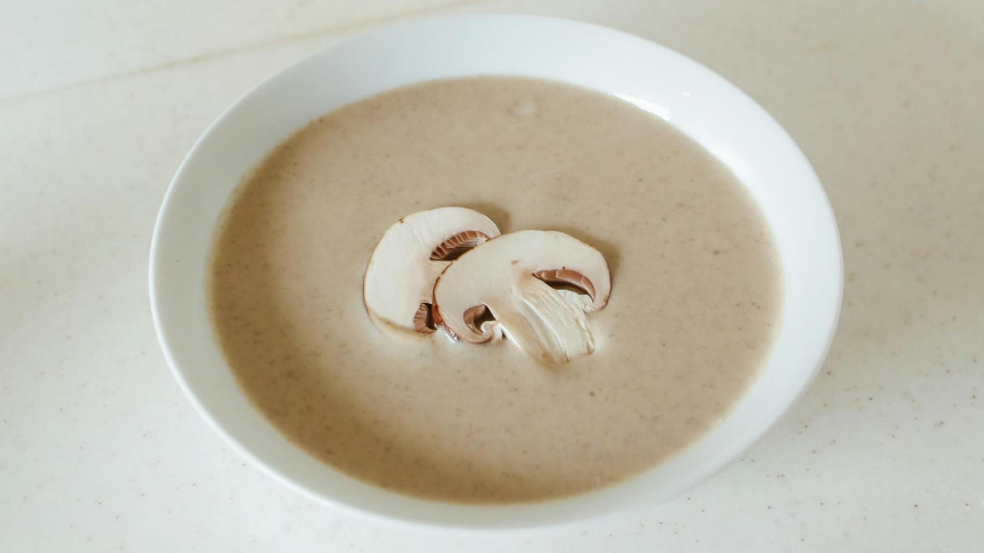 Cum să prepari cea mai delicioasă supă-cremă de ciuperci. Ingredientul care face diferența