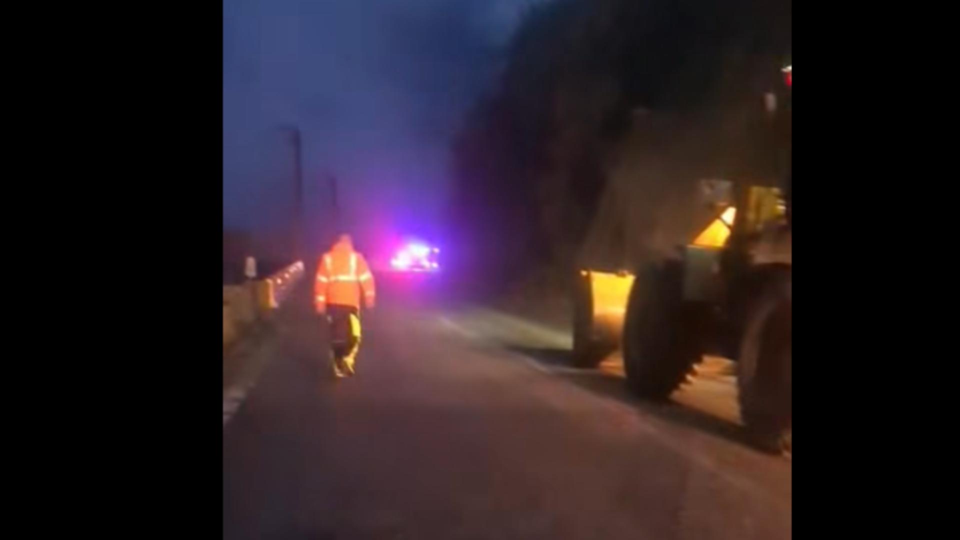 Încărcătura unui autocamion (semințe de floarea-soarelui) s-a vărsat pe carosabil