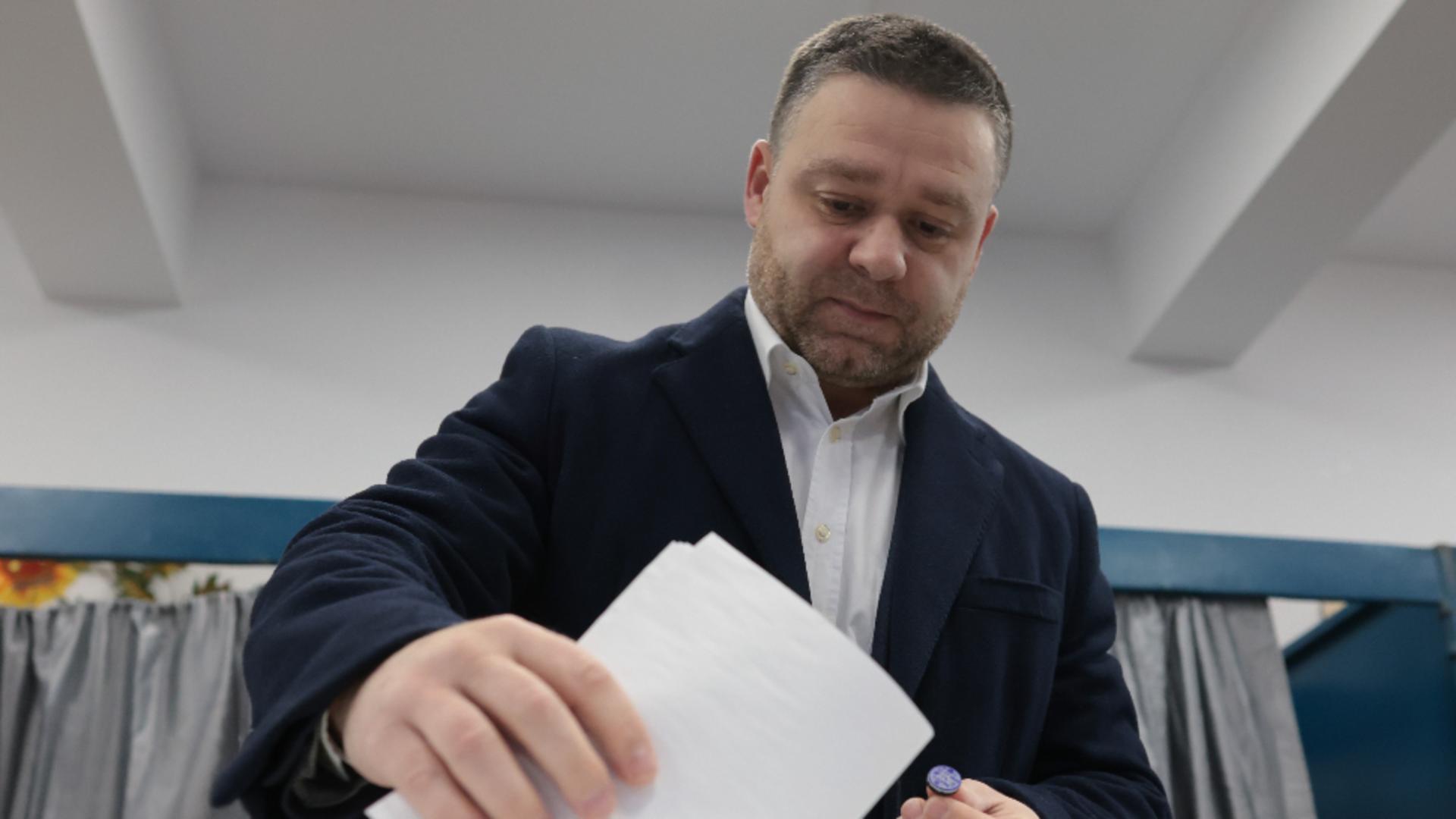 Ciprian Ciucu a votat mai devreme pentru Primăria Capitalei (foto: Octav Ganea // Inquam Photos)