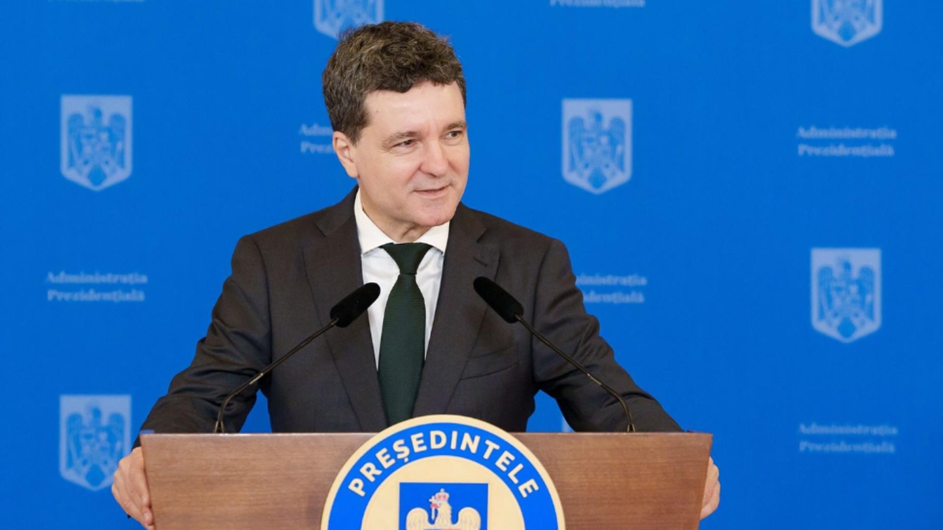 Nicuşor Dan, vizită oficială în Franţa: întâlniri cu Emmanuel Macron şi Anne Hidalgo