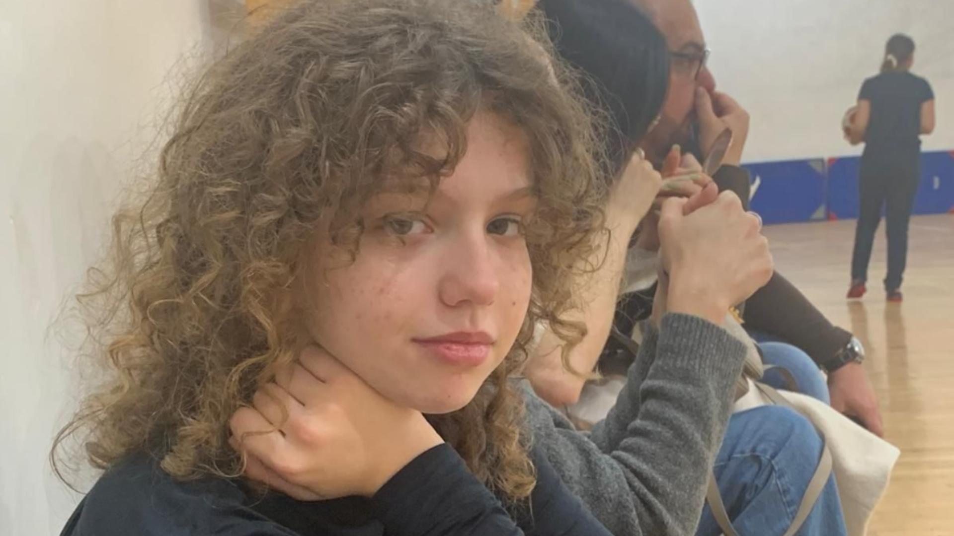 Minoră dispărută în București! Anastasia are 13 ani și este de negăsit