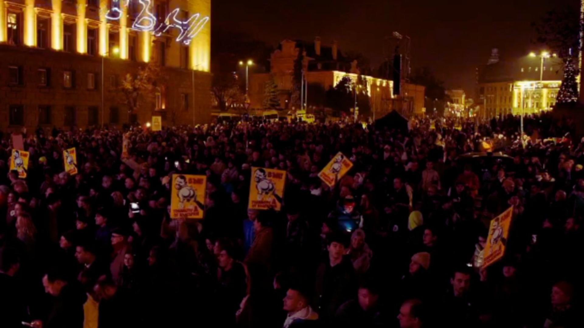 Noi proteste de amploare la Sofia. Centrul orașului, blocat de manifestanți antiguvernamentali. Proteste și în alte 9 orașe – VIDEO