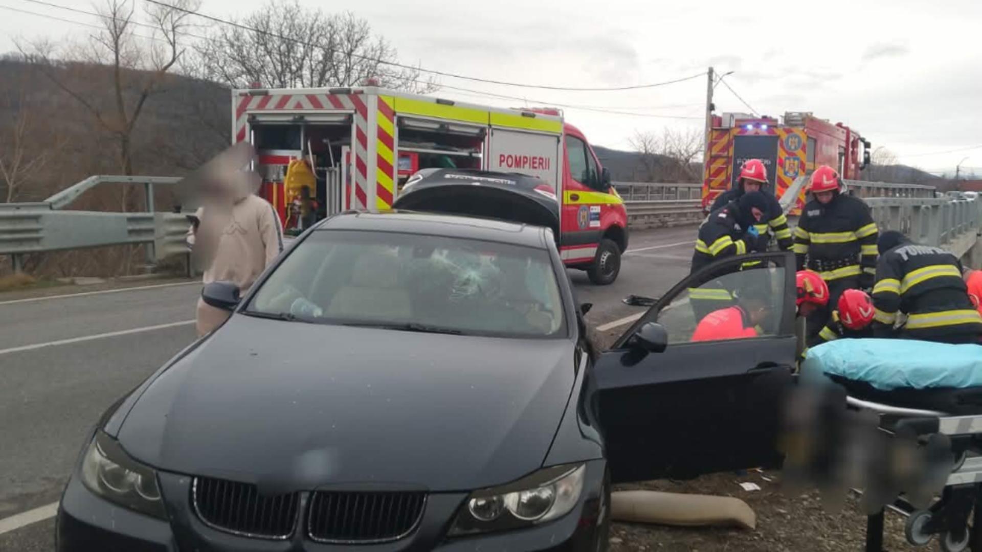 Accident grav pe o șosea din Argeş. O persoană este resuscitată - VIDEO