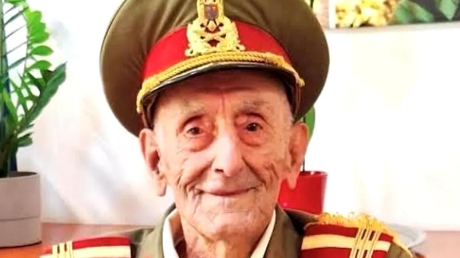 O singură decorație de Ziua Națională: veteranul Ion Vasile Banu, decorat de președintele Nicușor Dan/ Arhivă foto