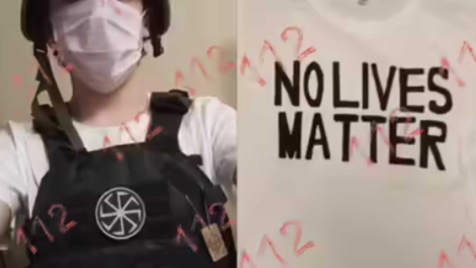 Atac cu cuțitul la o școală din apropierea Moscovei: un elev de 10 ani a fost ucis, paznicul grav rănit. Mesajul de pe tricoul atacatorului/ Captură foto