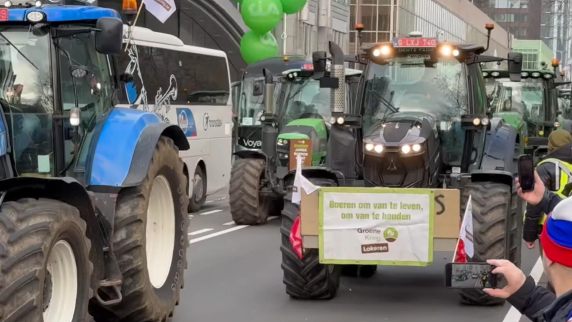 Summit UE, sub presiune: fermierii au blocat Bruxelles -ul cu sute de tractoare/ Captură foto