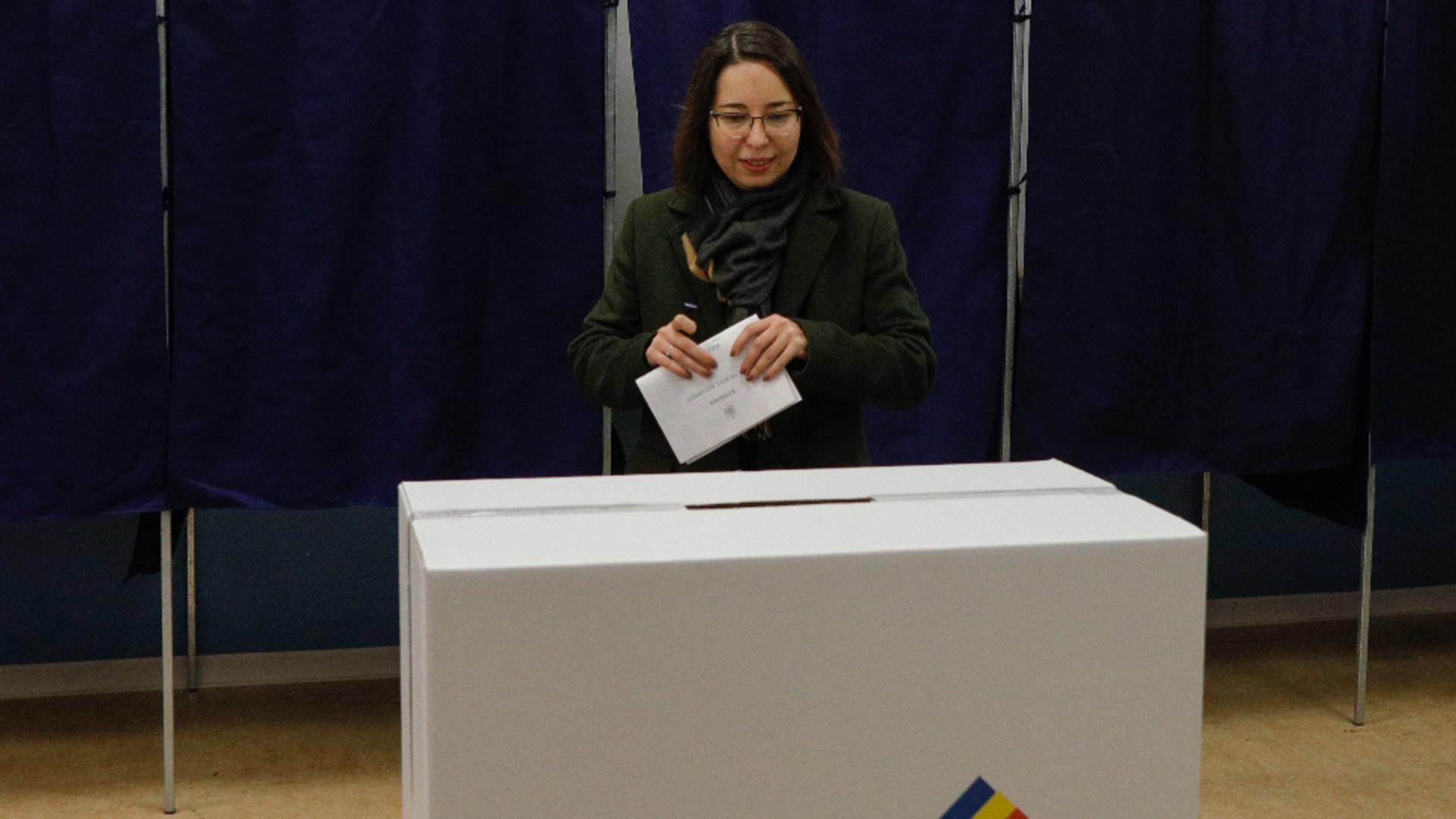Ana Ciceală a votat pentru Primăria Capitalei (foto: Mălina Norocea // Inquam Photos)