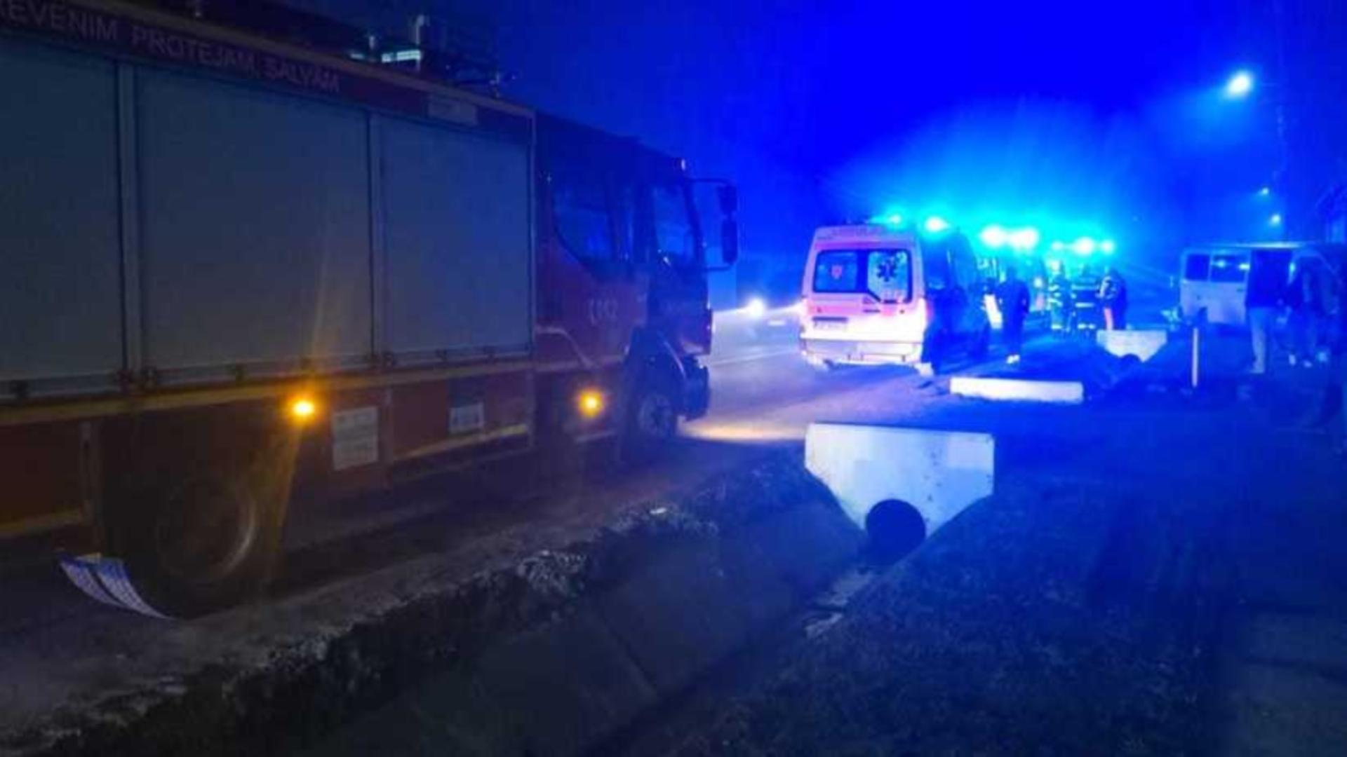 Plan Roșu de Intervenție în județul Sibiu. Accident rutier în care sunt implicate 10 persoane, între care şapte minori