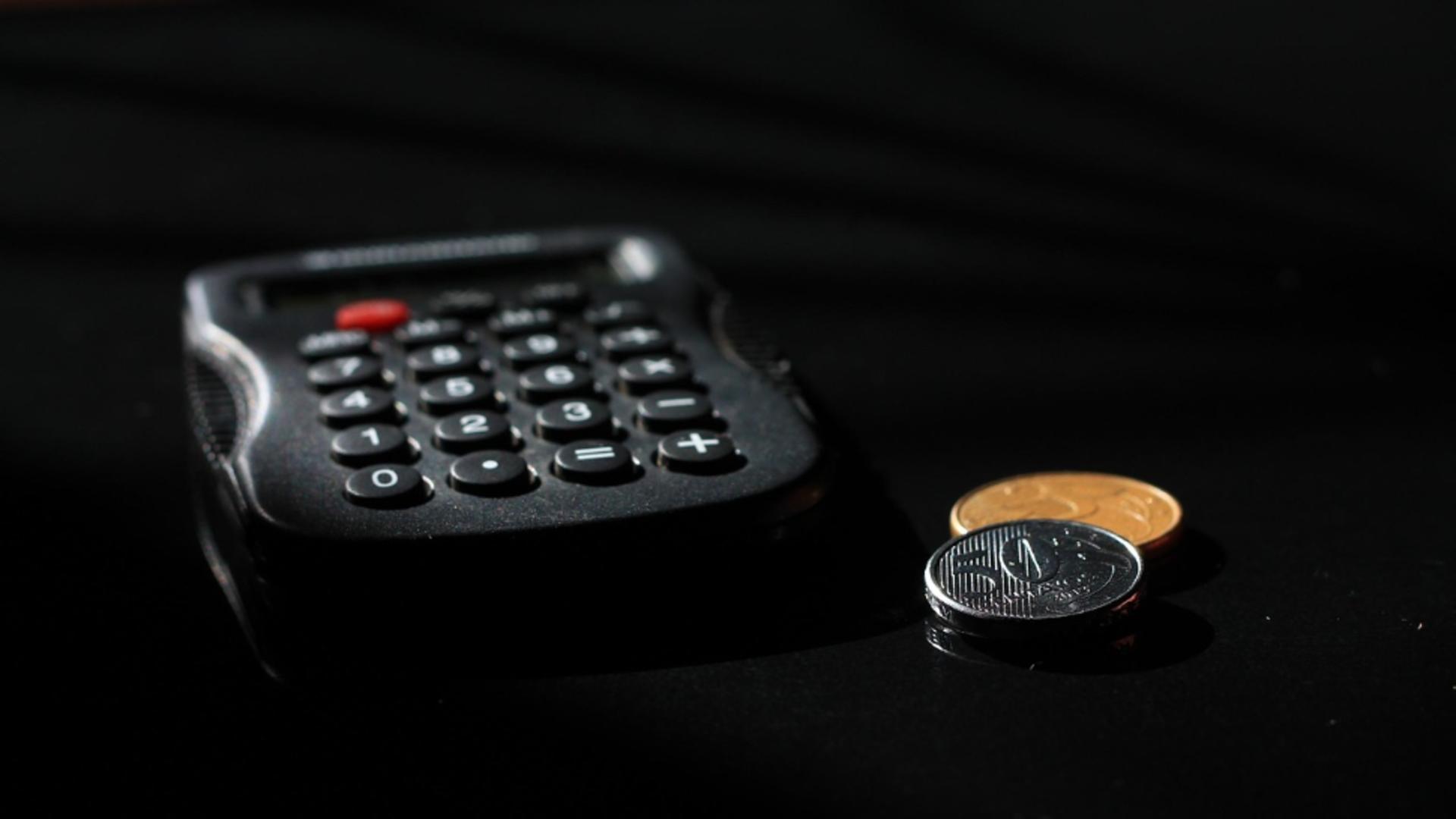 Salariul minim crește: angajatul ia 119 de lei, statul ia 150 de lei