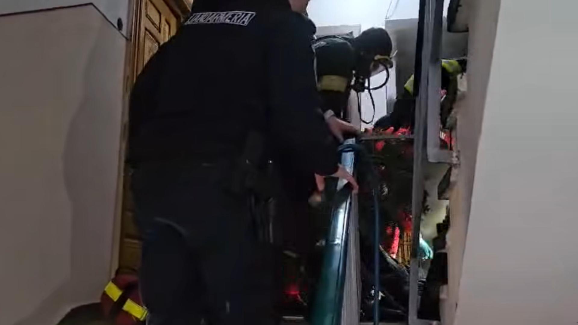 Incendiu mortal în bloc.