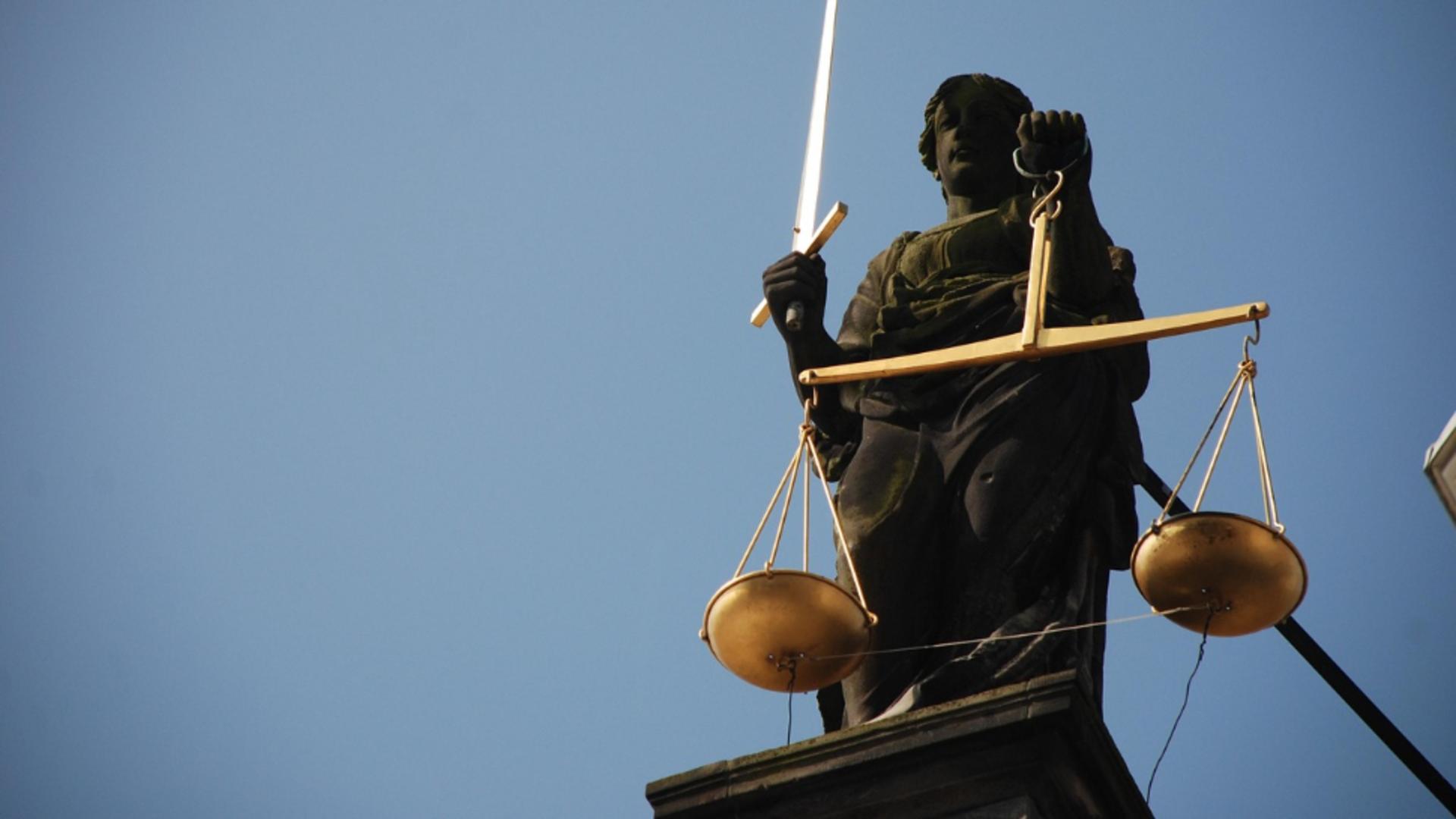 Fost edil din Brașov, în fața instanței: acuzat că a vândut ilegal terenuri ale comunei și a păstrat banii