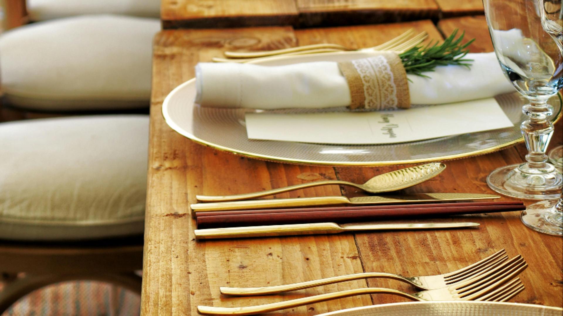 Reguli de bune maniere la masă. Cum trebuie să te comporți când ești așezat la masă