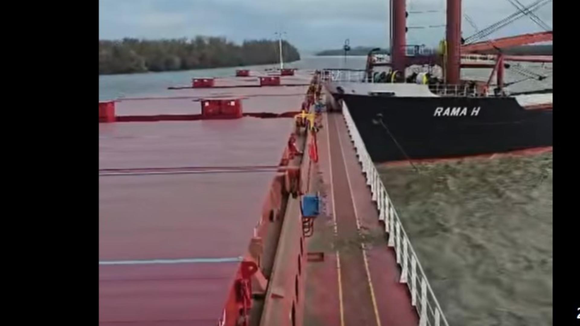 Coliziune pe Dunăre. Două nave s-au ciocnit VIDEO