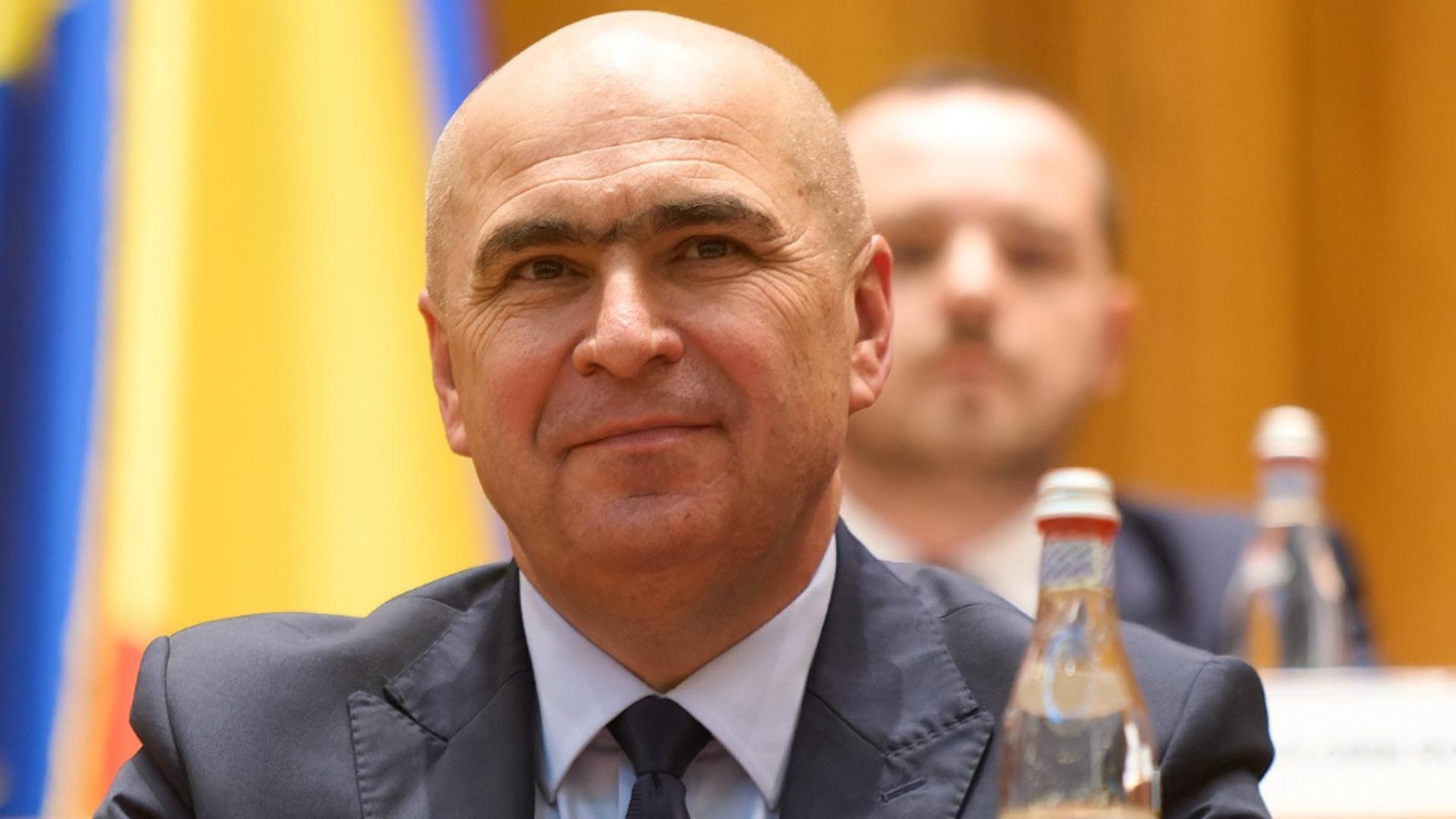 Bolojan a surprins Guvernul chiar înainte de sărbători. Ce cadou le-a făcut ministrilor în ultima ședință din acest an