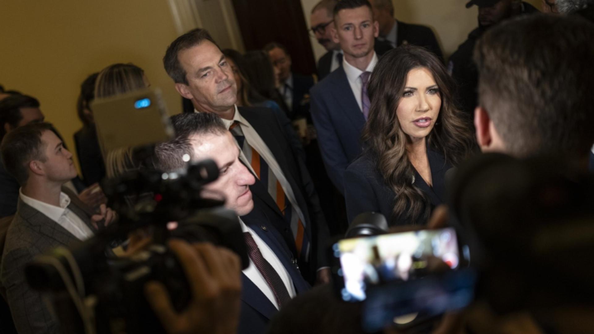 SUA măresc stimulentul de ieșire pentru migranți. Cu cât îi plătește ca să plece din țară