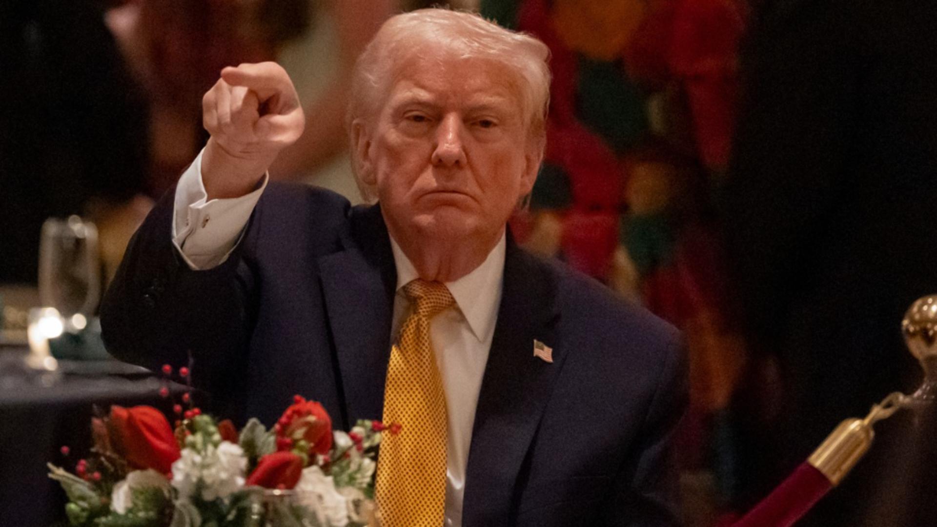 În plin scandal al dosarului Epstein, Trump îi atacă pe cei care l-au adorat pe controversatul finanțator, și apoi „l-au abandonat ca pe un câine”