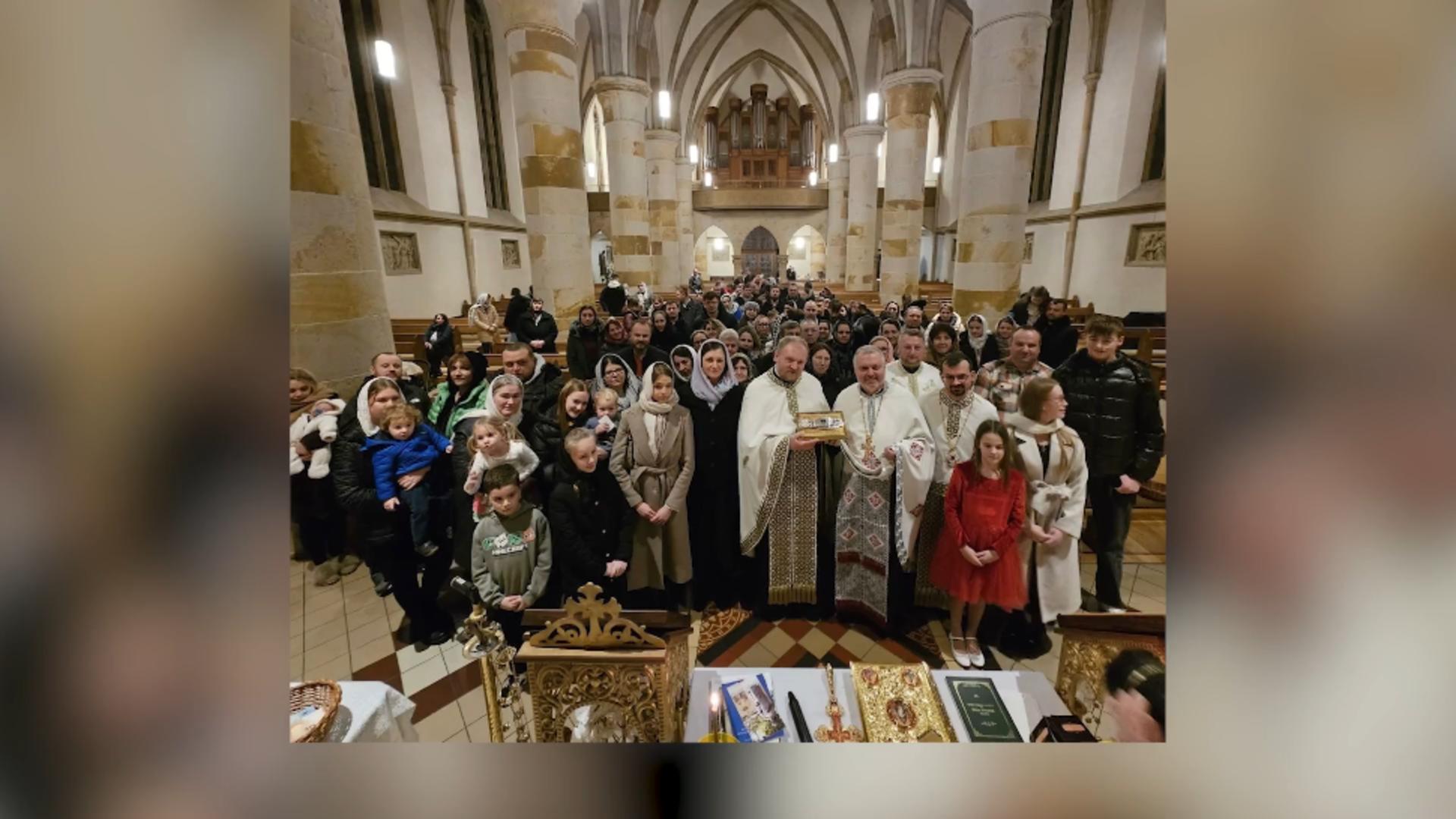 Numeroși credincioși au primit moaștele sfinte