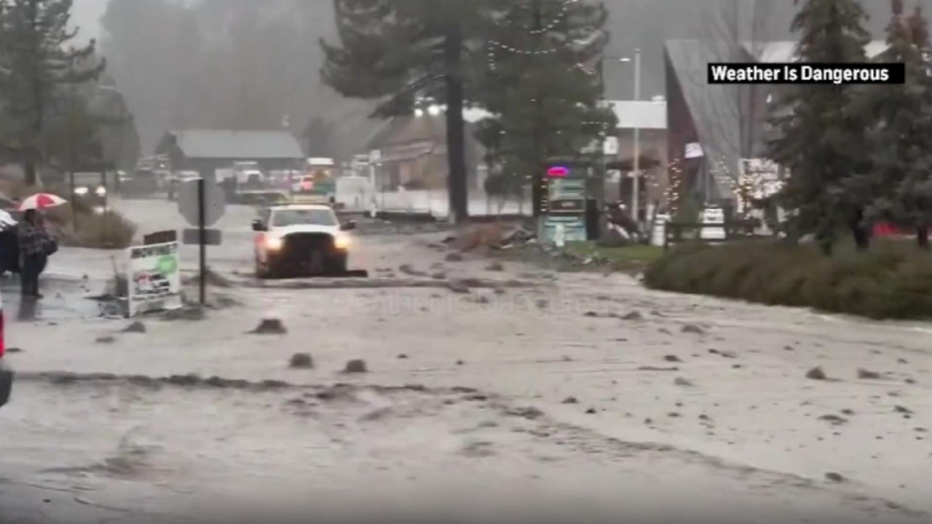 Furtuni extrem de puternice. Trei oameni morți în California