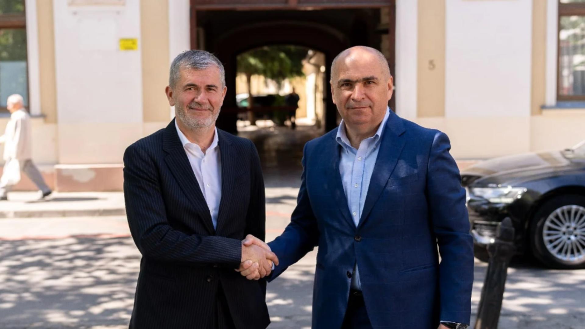 Cine este Valeriu Iftimie, baronul PNL care l-a salvat pe Bolojan de furia românilor de la Botoșani.