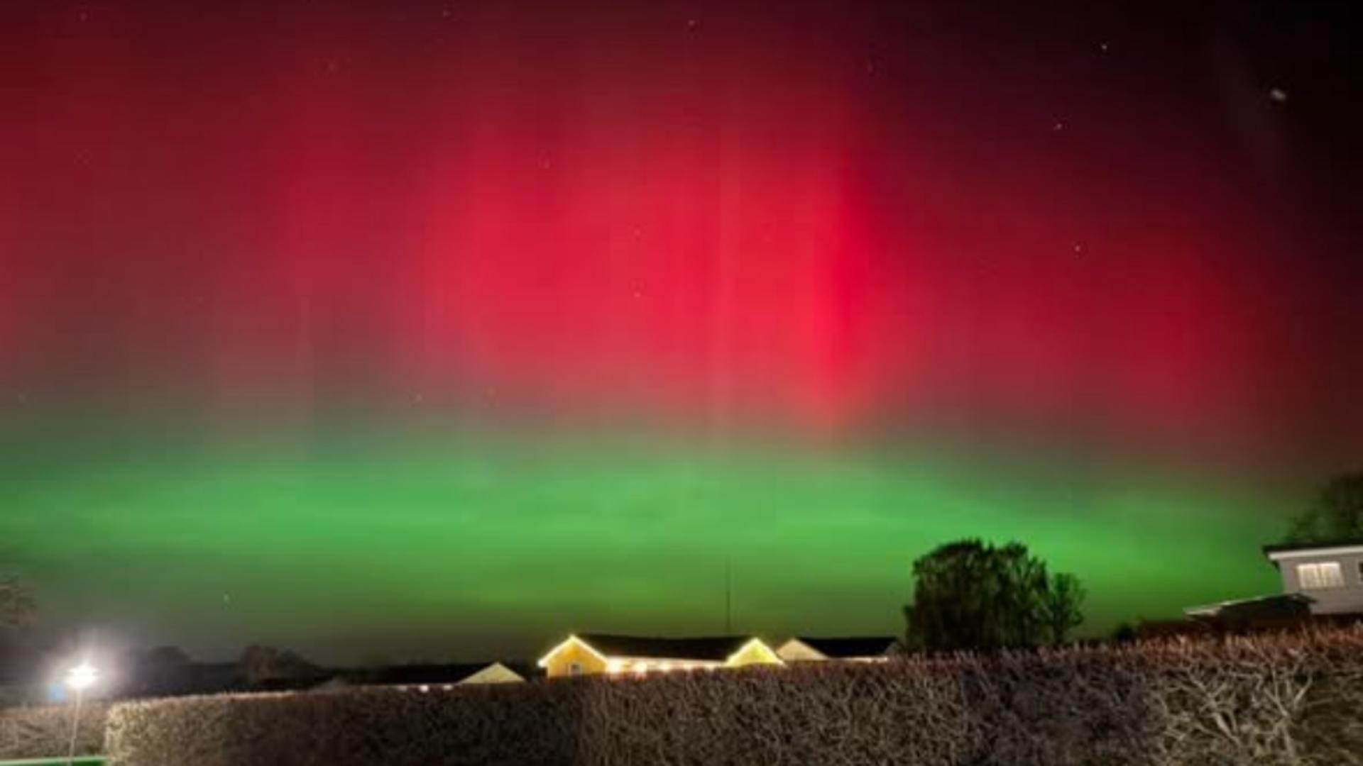 Aurora boreală, vizibilă în România, după o furtună geomagnetică severă. Imagini ireale surprinse de martori - FOTO