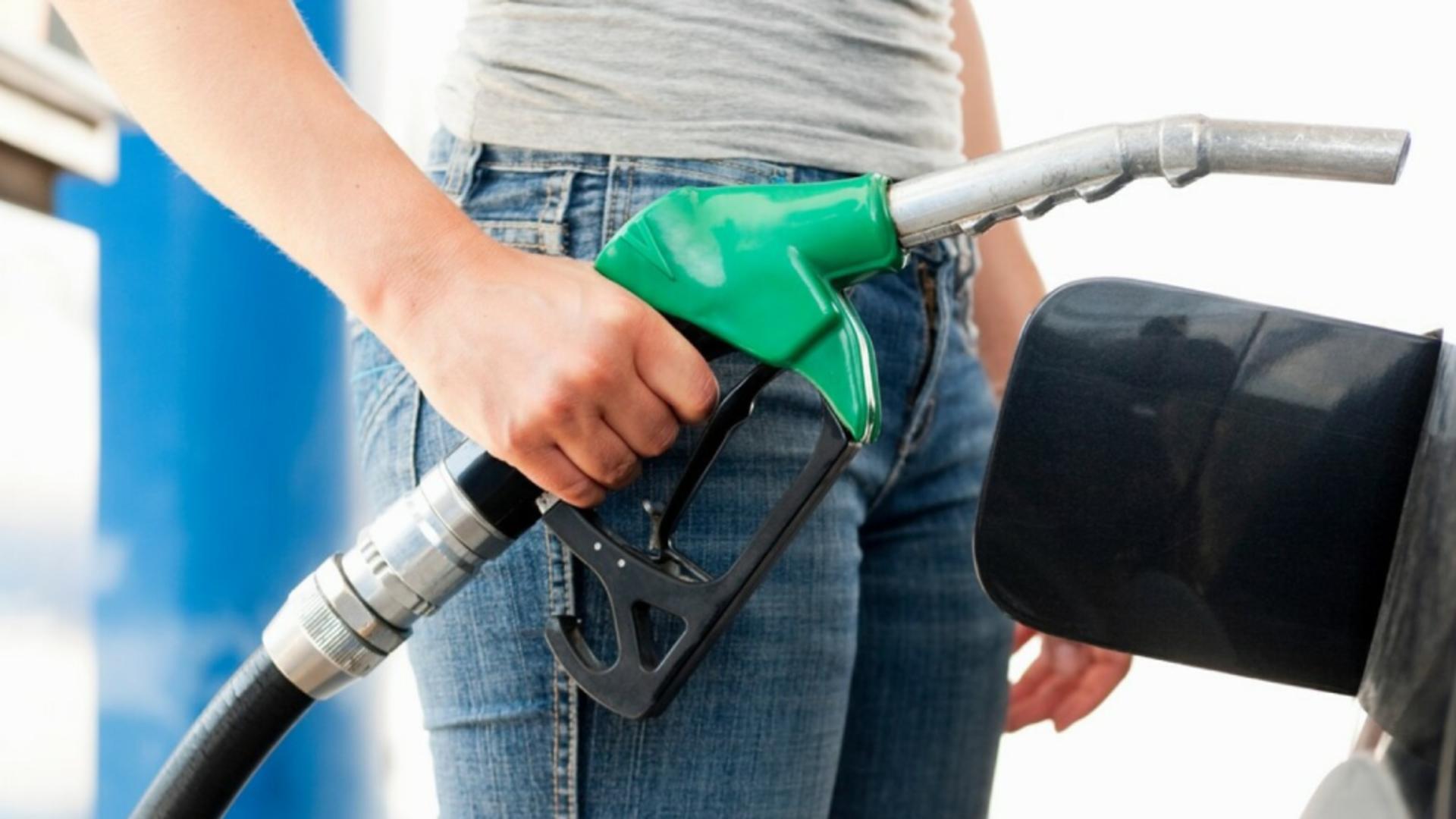 Noi scumpiri anunțate la pompă. Prețurile la benzină și motorină ar putea exploda din nou. Care este motivul