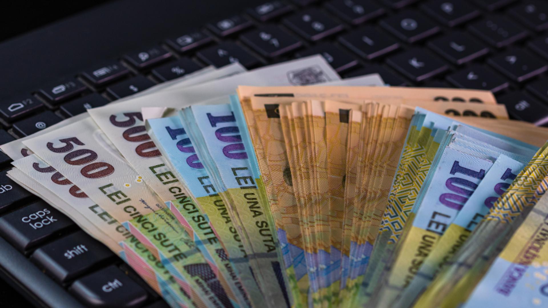 Ce sumă uriașă are de plătit fosta contabilă din MAE care a furat peste jumătate de milion de euro.