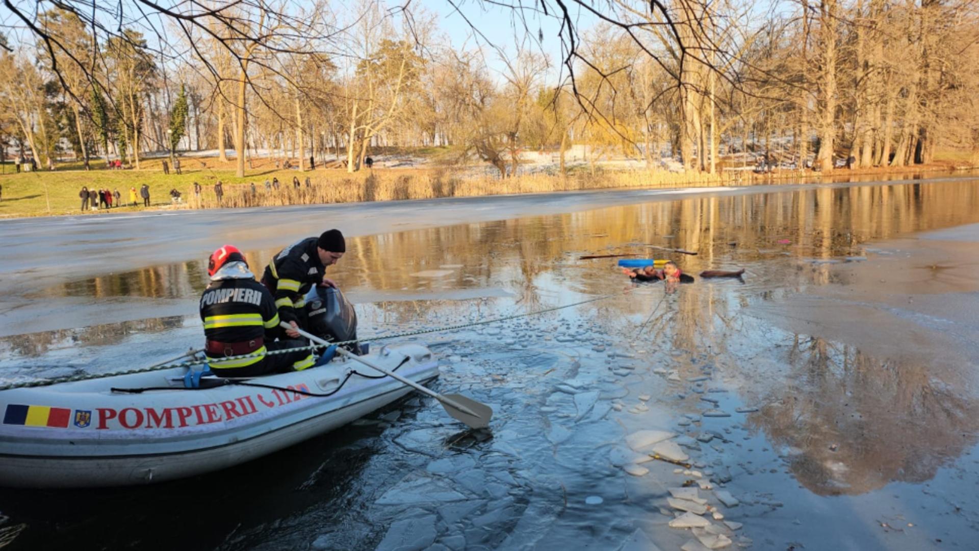 Un nepalez a salvat fetița de 5 ani căzută în lacul înghețat din Craiova. Bărbatul se zbate între viață și moarte la ATI