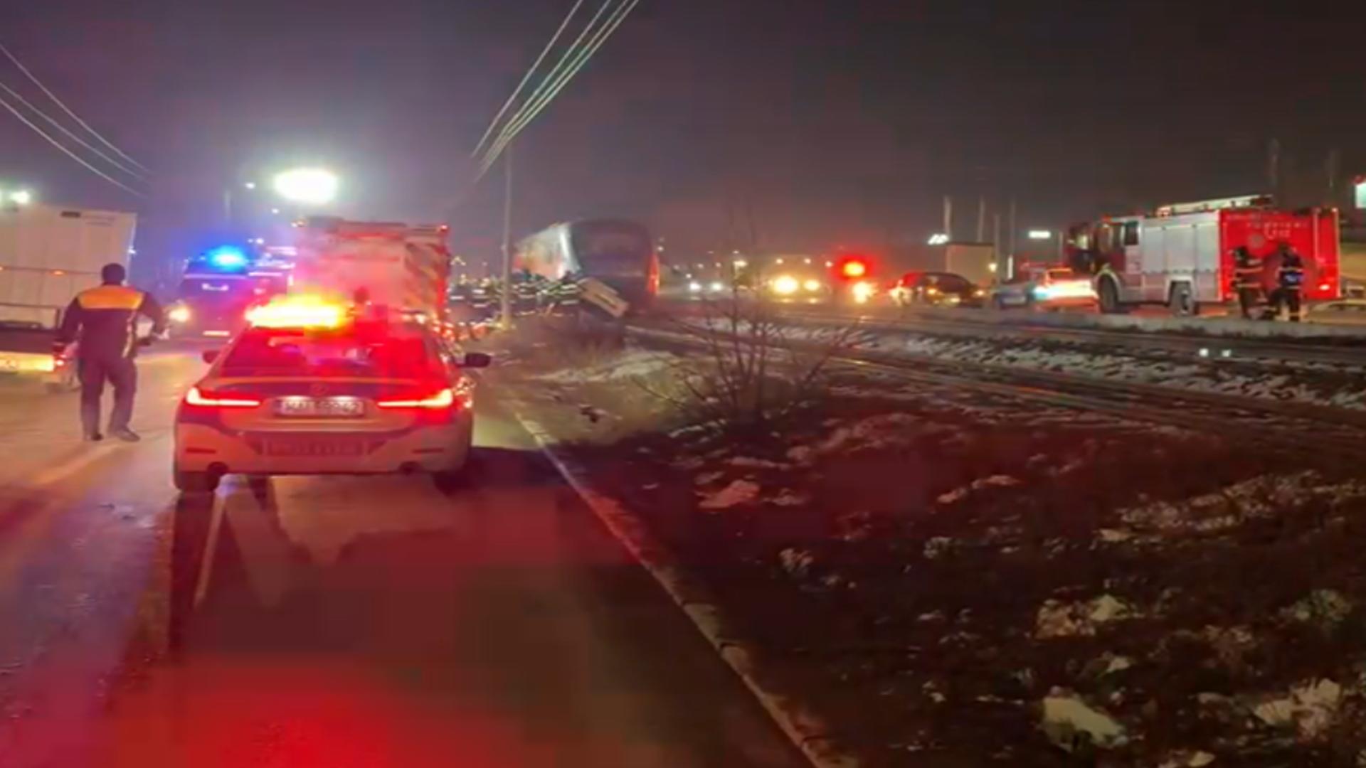 Persoană încarcerată după impactul dintre un tren și o mașină, în Chiajna/ Captură video