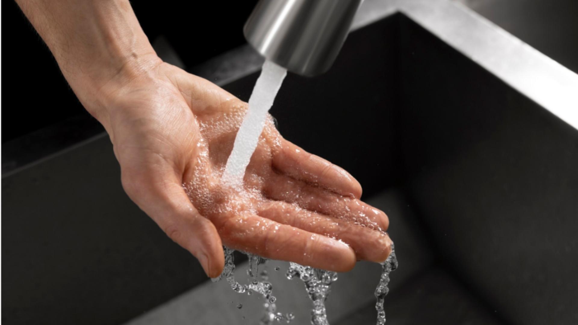 Bătaie de joc la adresa bucureștenilor: facturi uriașe pentru căldura pe care n-au avut-o 