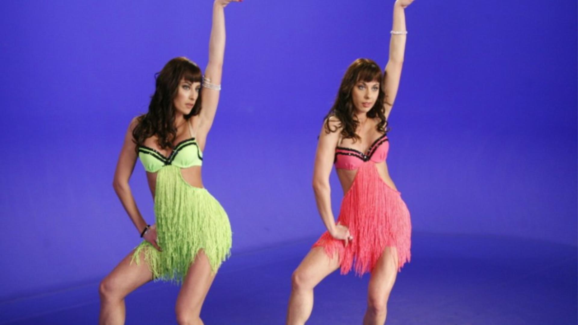 Cum mai câștigă bani gemenele de la Cheeky Girls, la 43 de ani