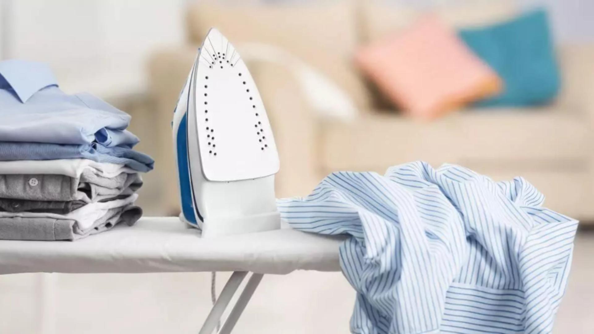 Amestecul minune care îndepărtează calcarul de pe fierul de călcat