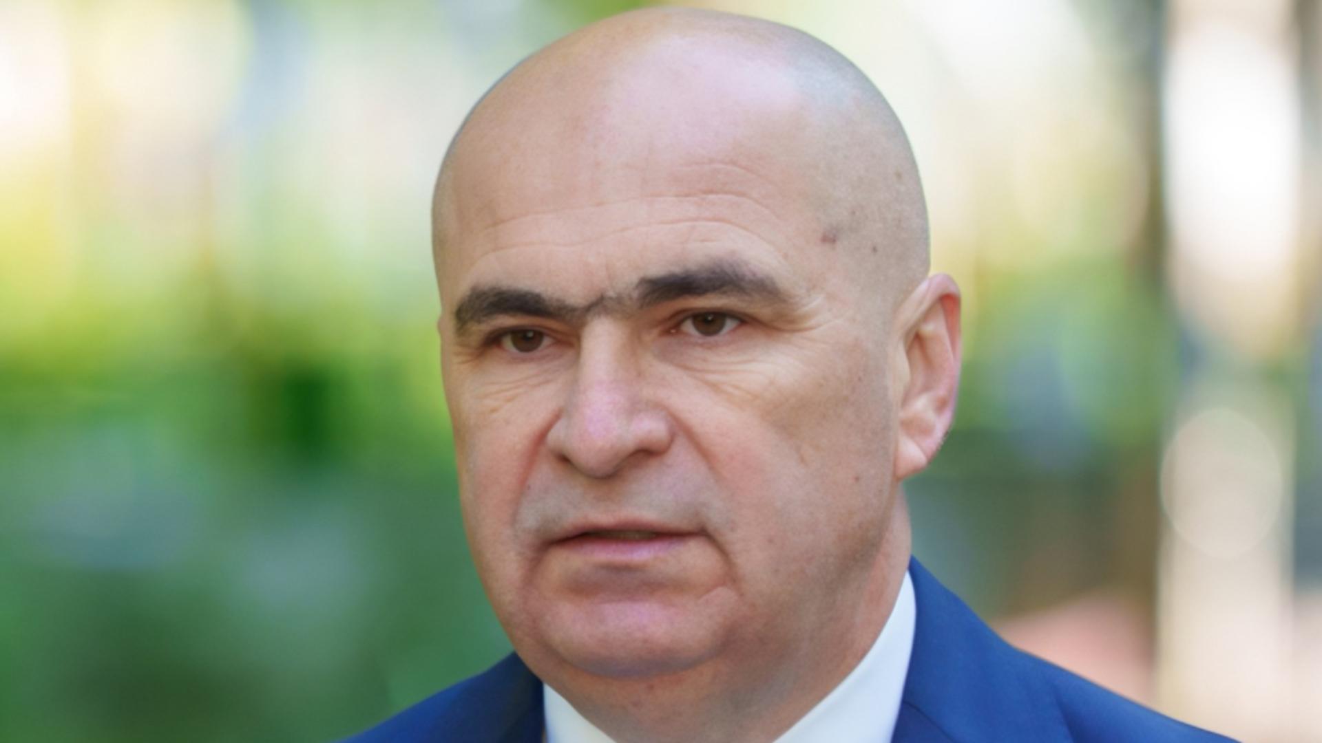 Ilie Bolojan i-a trimis pe români la muncă, dar el și-a făcut punte pe ascuns cu weekend-ul: „E în concediu legal”